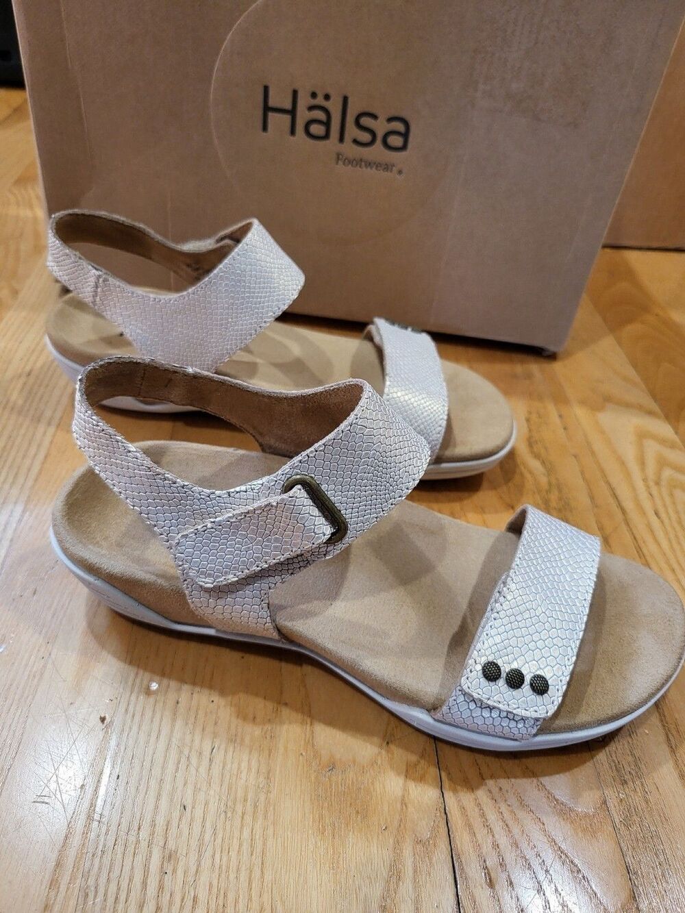 Halsa Dominica Sandals Women 6M Gold Leather Comfort Flat Adjustable Strap New
